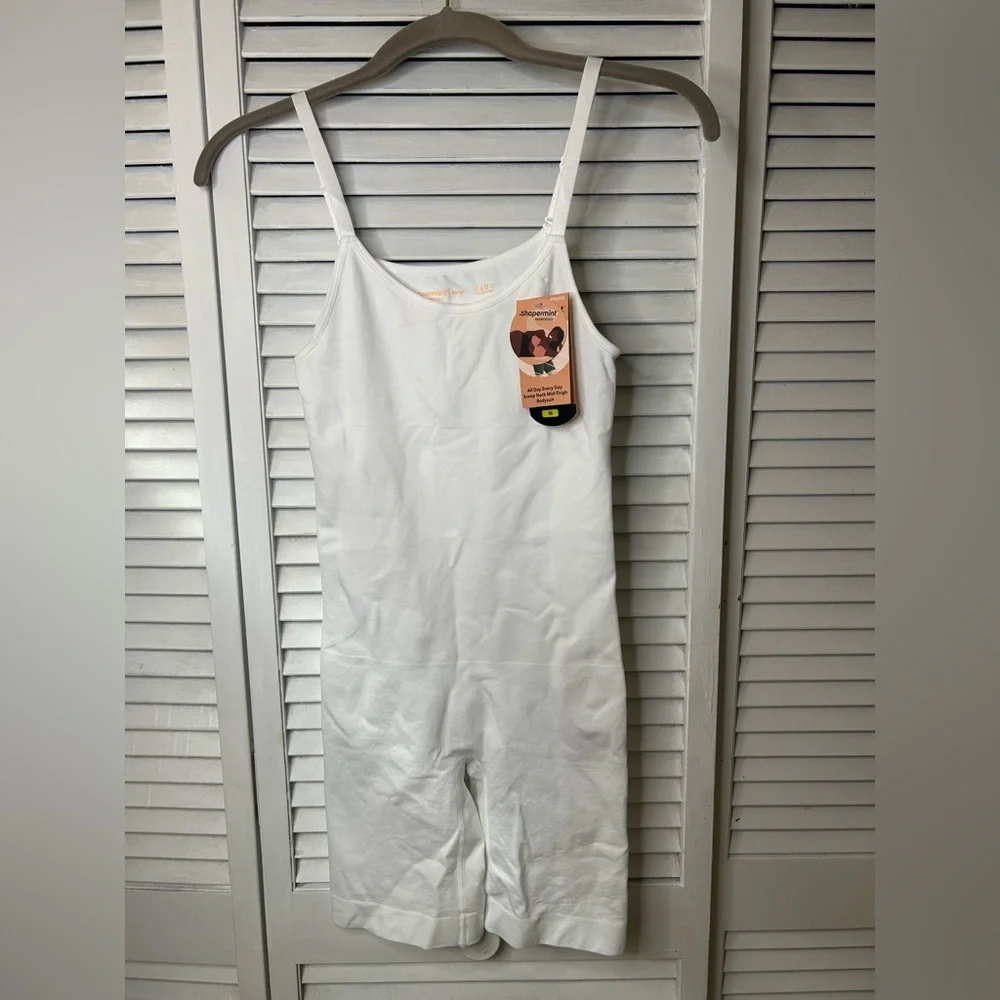 Shapermint Essentials All Day Scoop Neck Mid Thigh‎ Bodysuit Size Medium